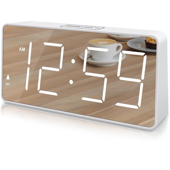 Peakeep Digital Clock, Alarm Clock Battery Backup Powered for Bedrooms – No BOX - Picture 2 of 4